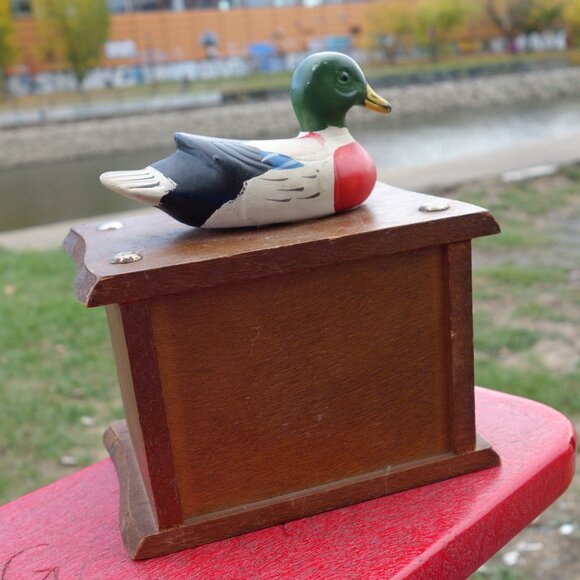 Vintage Wooden Coaster set with Mallard Duck Figurine Holder with 8 Coasters - Picture 5 of 14